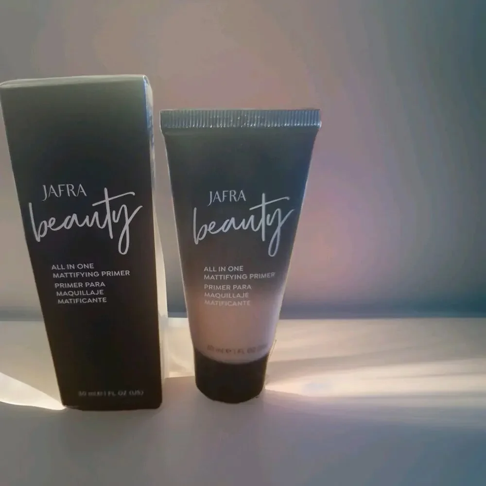 JAFRA ALL IN ONE MATTIFYING PRIMER New in Box